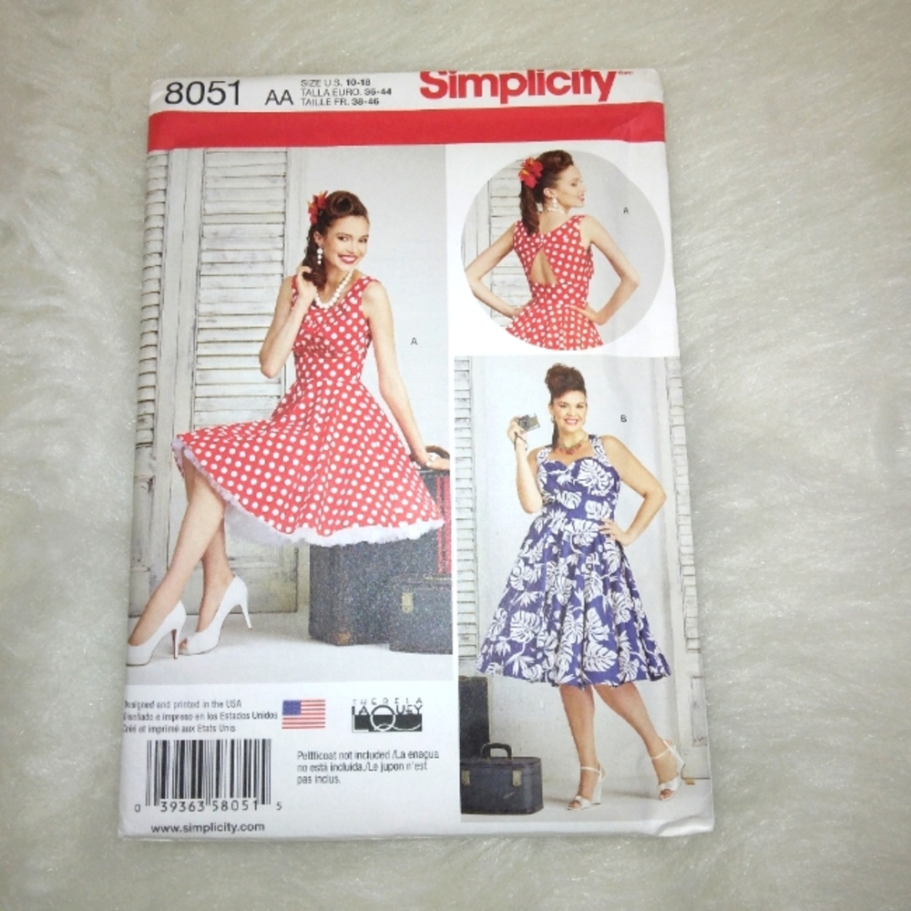 Simplicity 8051 Misses Retro Dress in 2 styles, size 10-18